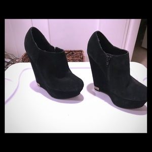 Steve Madden Black Suede Wedge Booties